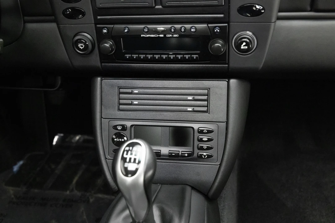 2001 Porsche 996 Carrera - Image 28 of 31