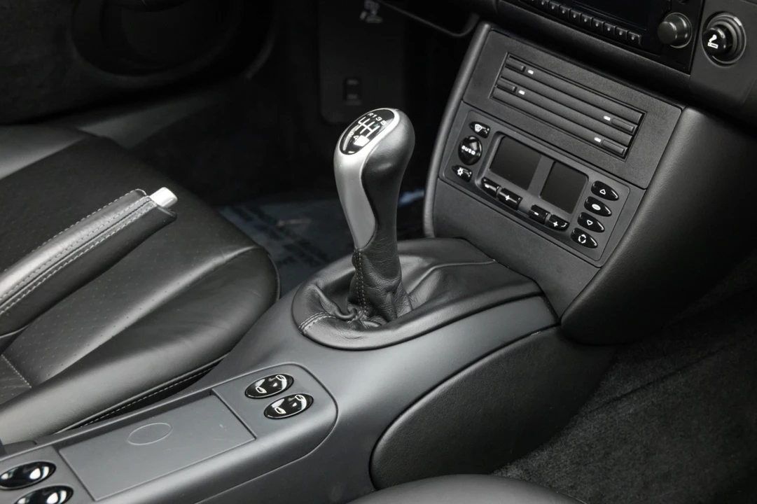 2001 Porsche 996 Carrera - Image 24 of 31