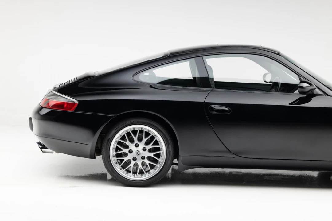 2001 Porsche 996 Carrera - Image 25 of 31