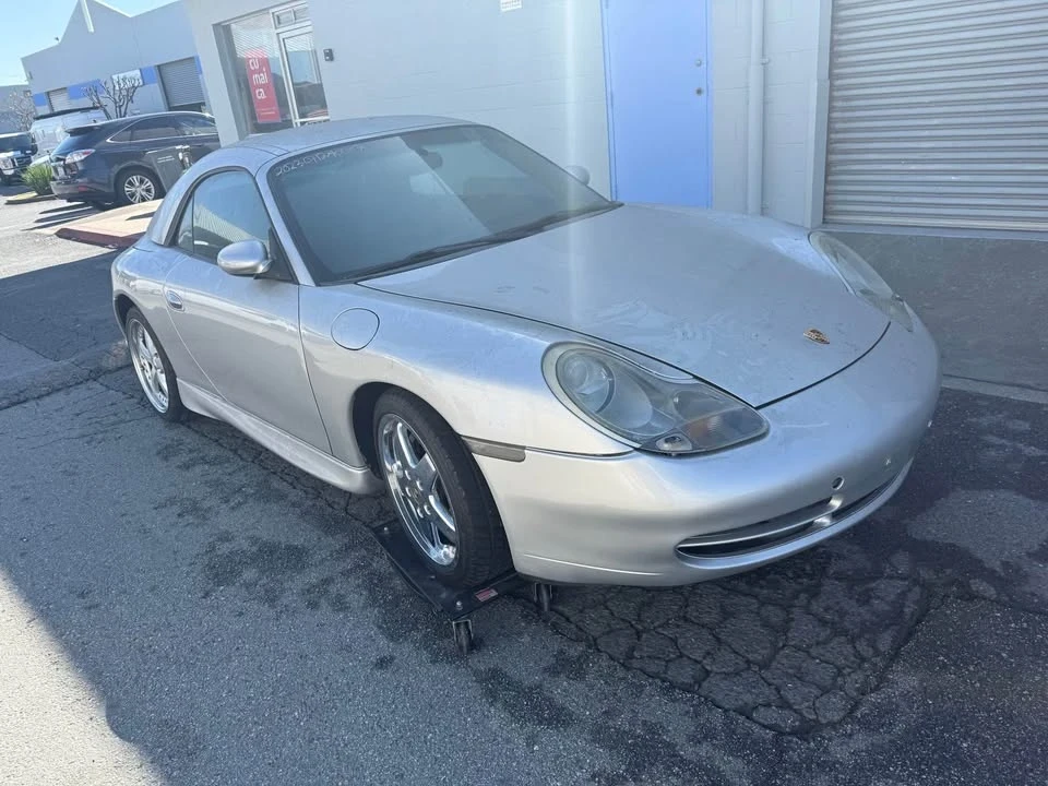 2001 Porsche 996 Carrera 4 - Image 4 of 10