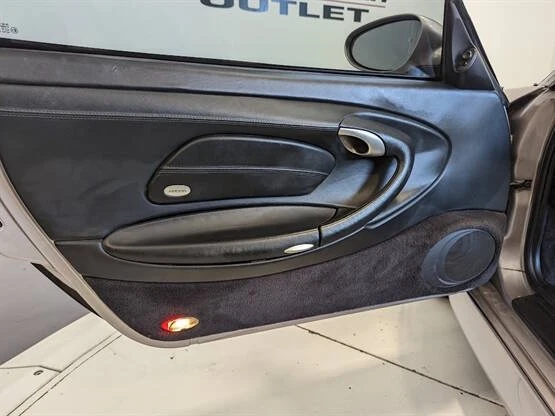 2001 Porsche 996 Carrera - Image 16 of 20