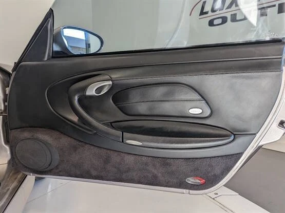 2001 Porsche 996 Carrera - Image 17 of 20