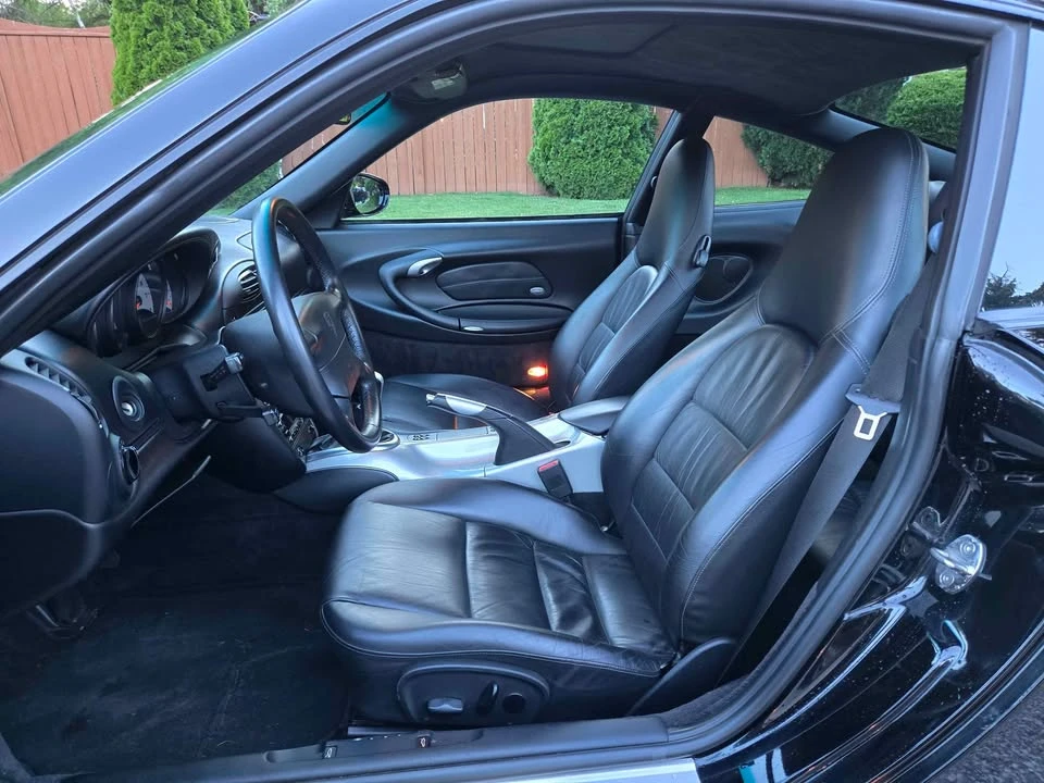 2001 Porsche 996 Carrera - Image 10 of 20