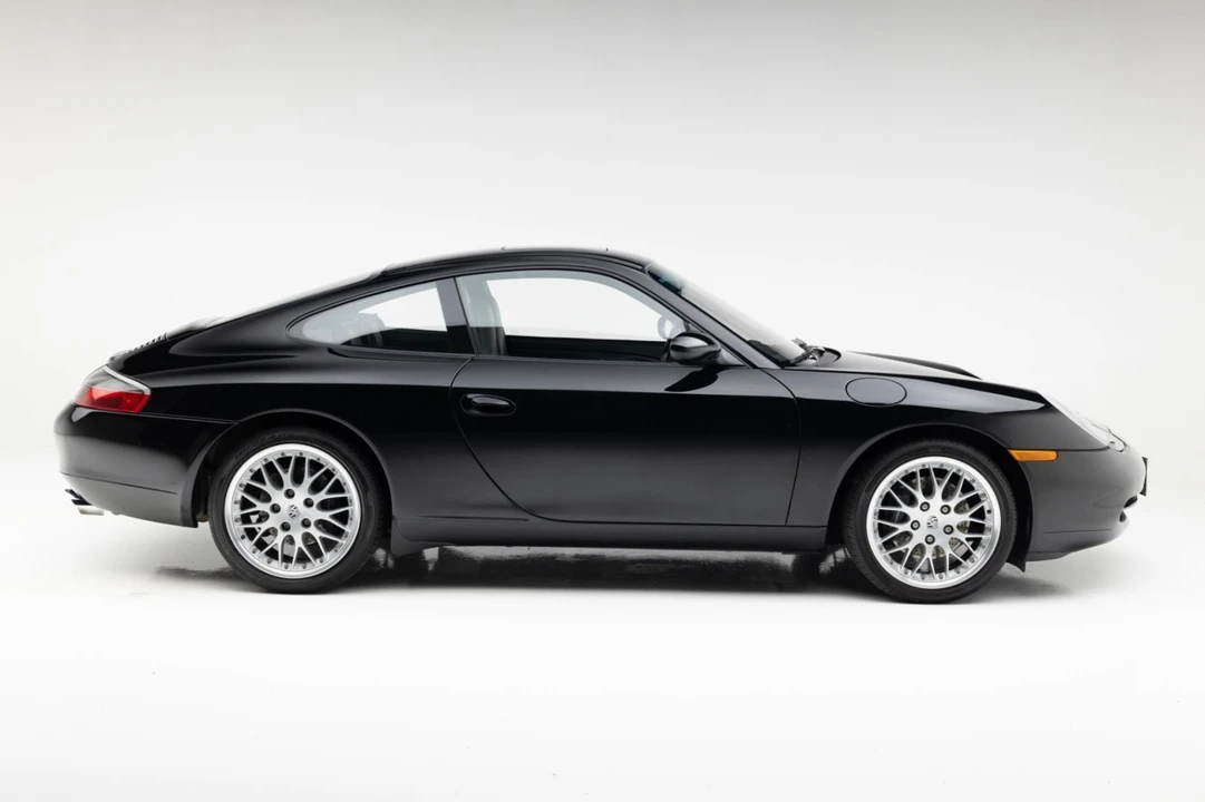 2001 Porsche 911 - Image 15 of 31