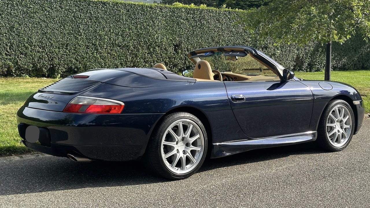 2001 Porsche 996 Carrera - Image 7 of 31