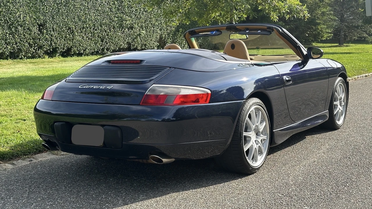 2001 Porsche 996 Carrera - Image 9 of 31
