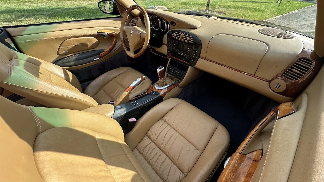 2001 Porsche 996 Carrera - Image 22 of 31