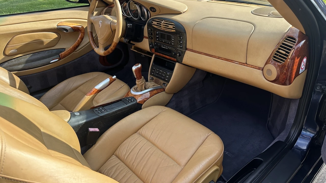 2001 Porsche 996 Carrera - Image 28 of 31
