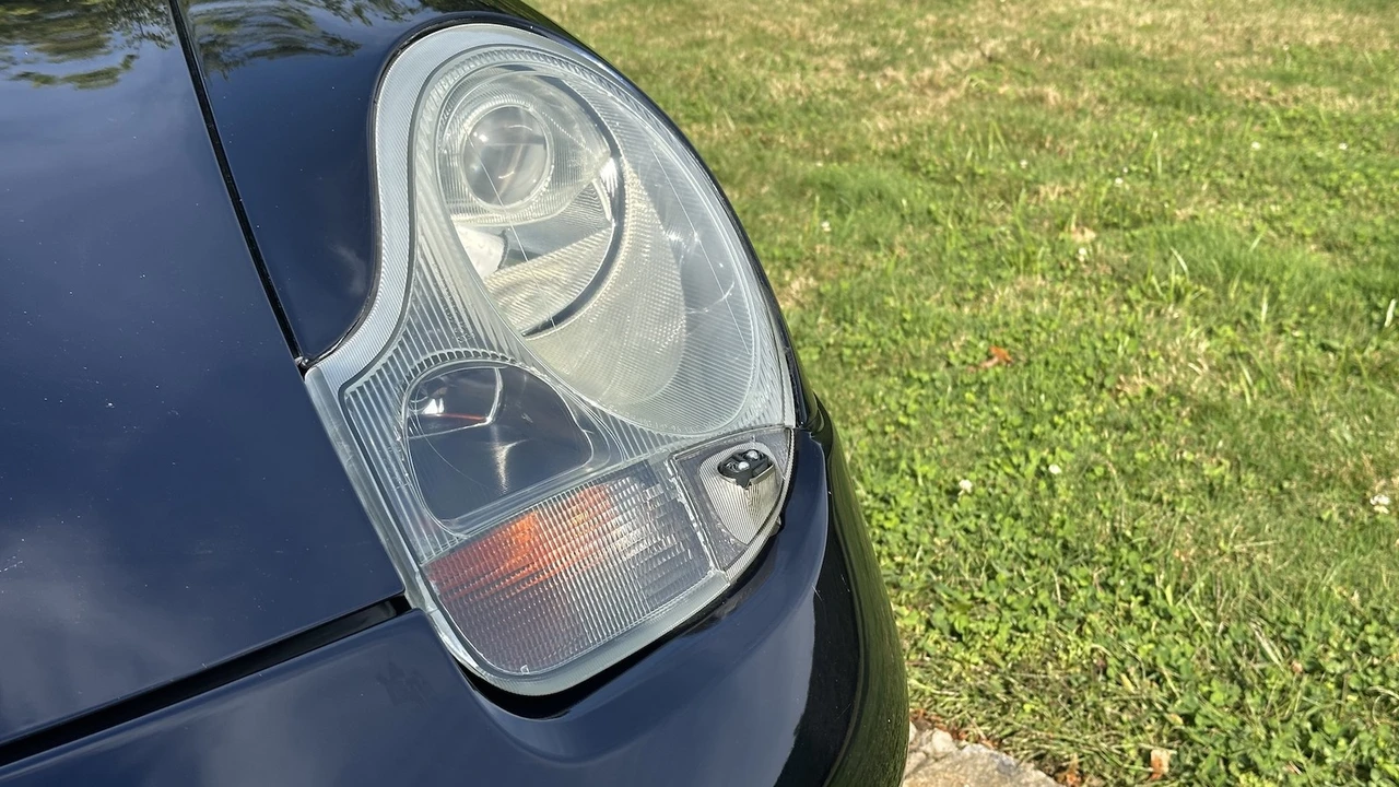 2001 Porsche 996 Carrera - Image 15 of 31