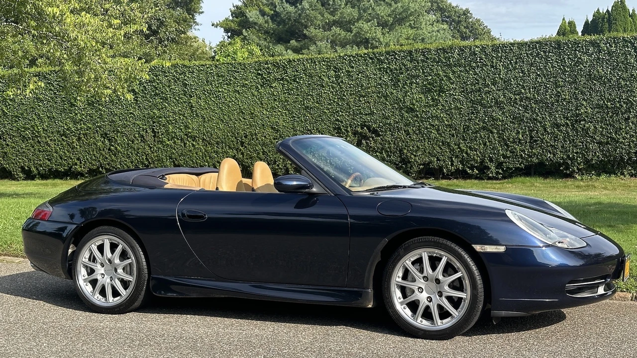 2001 Porsche 996 Carrera - Image 2 of 31