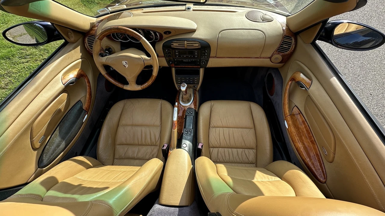2001 Porsche 996 Carrera - Image 20 of 31