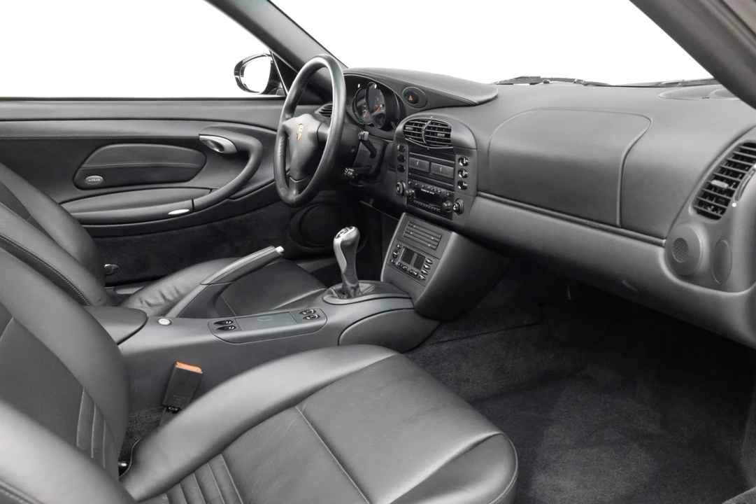 2001 Porsche 911 - Image 14 of 31