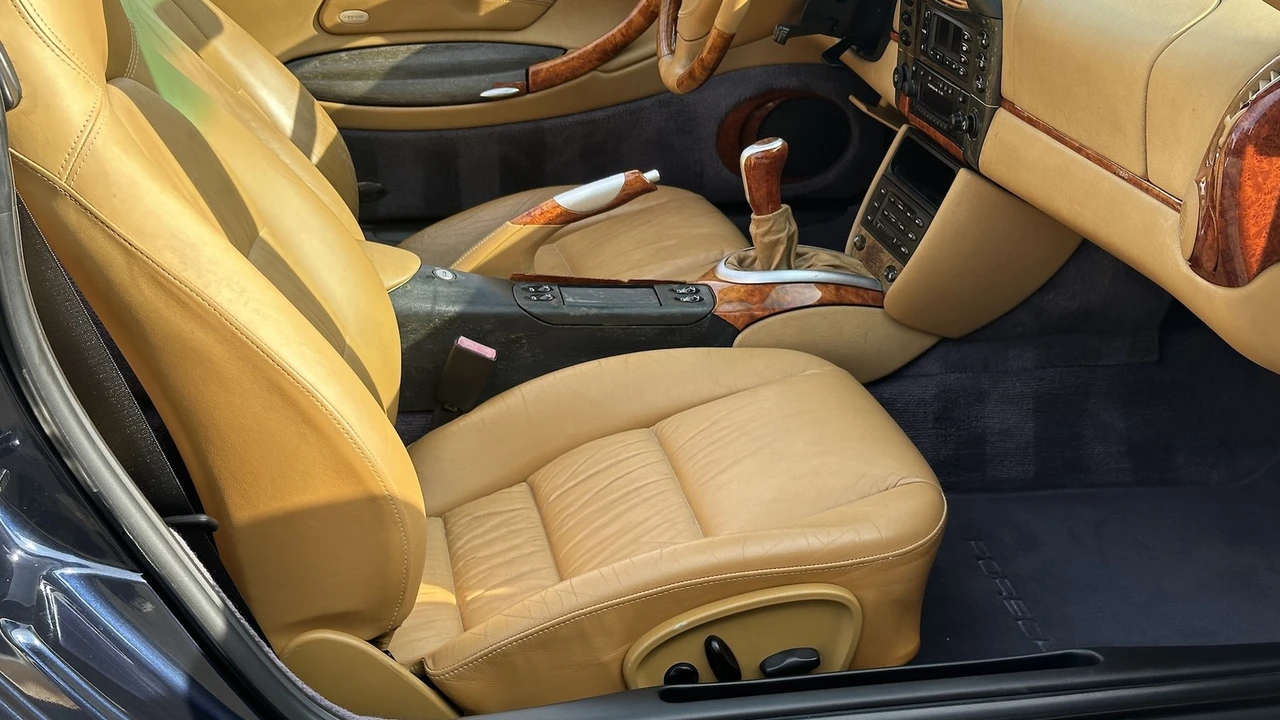 2001 Porsche 996 Carrera - Image 26 of 31