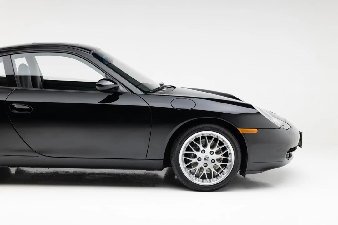 2001 Porsche 911 - Image 27 of 31
