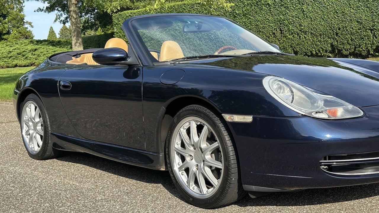 2001 Porsche 996 Carrera - Image 17 of 31