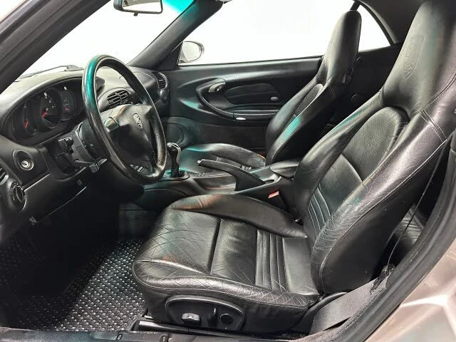 2001 Porsche 996 Carrera - Image 16 of 31