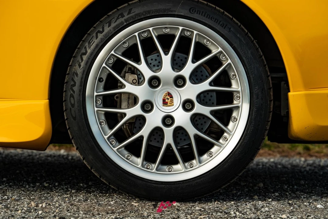 2001 Porsche 996 Carrera 4 - Image 16 of 21