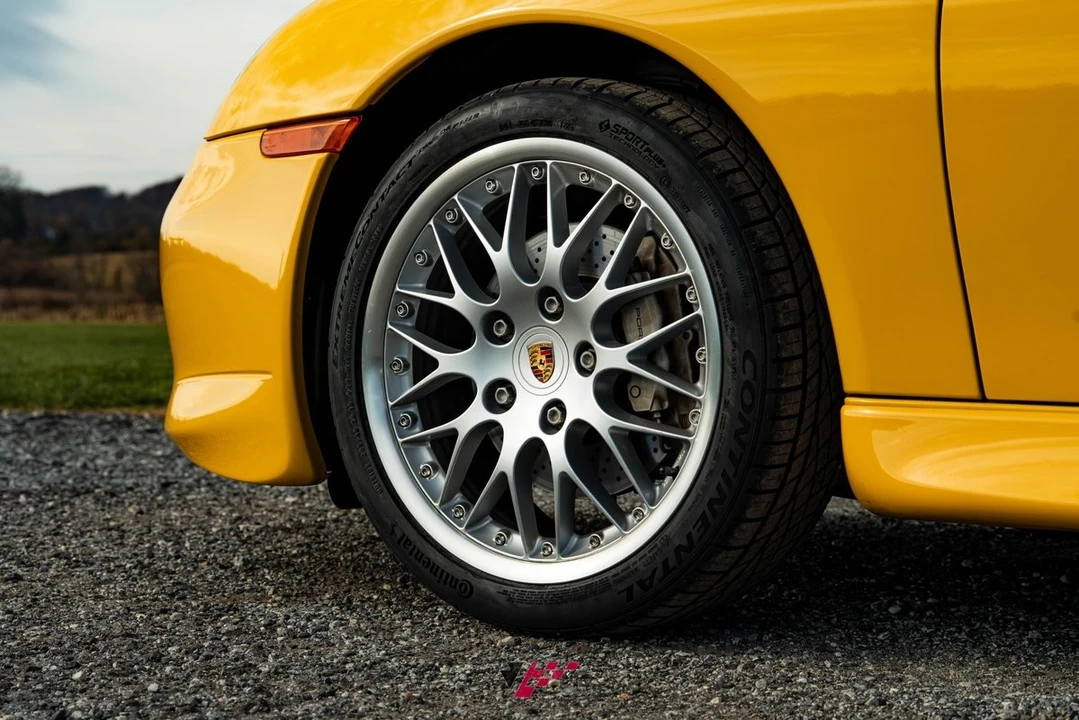 2001 Porsche 996 Carrera 4 - Image 17 of 21