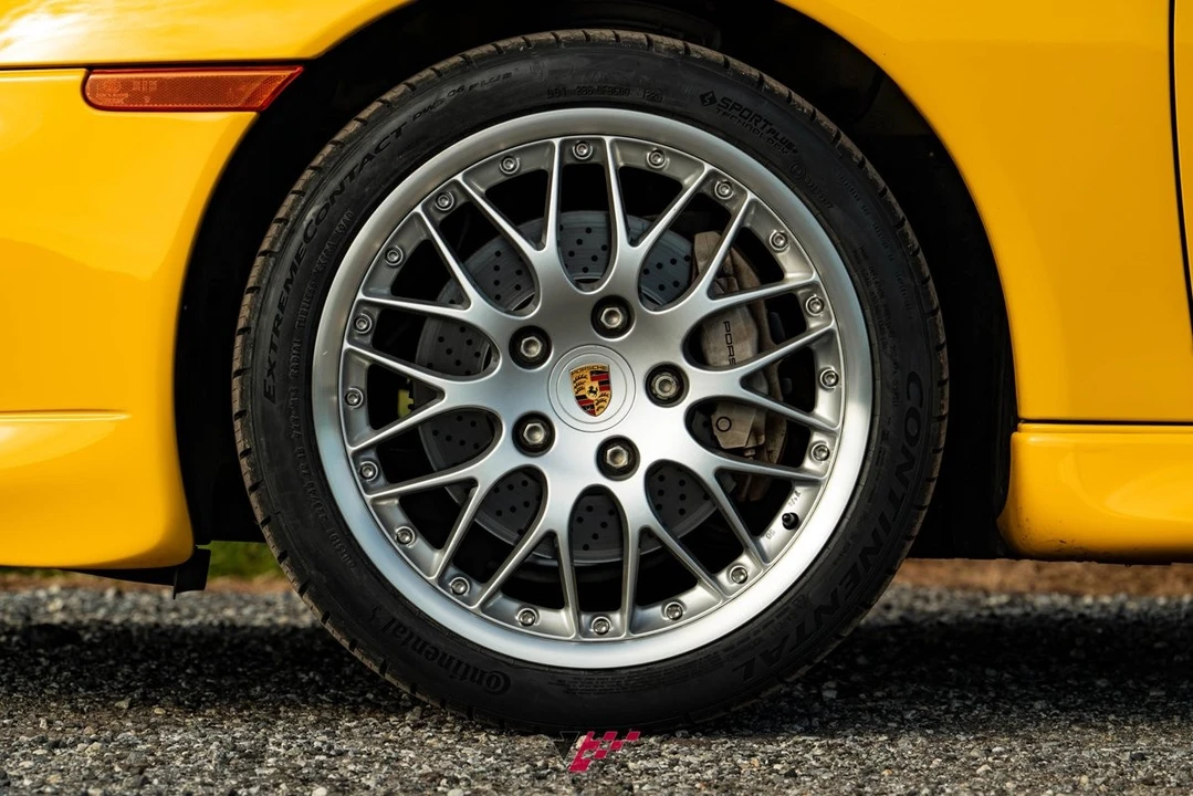 2001 Porsche 996 Carrera 4 - Image 15 of 21