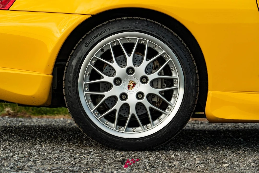 2001 Porsche 996 Carrera 4 - Image 13 of 21