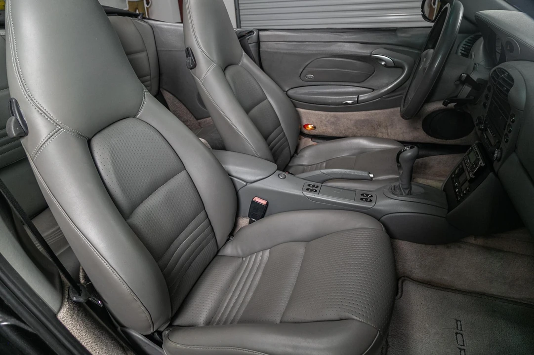 2001 Porsche 996 Carrera - Image 8 of 31
