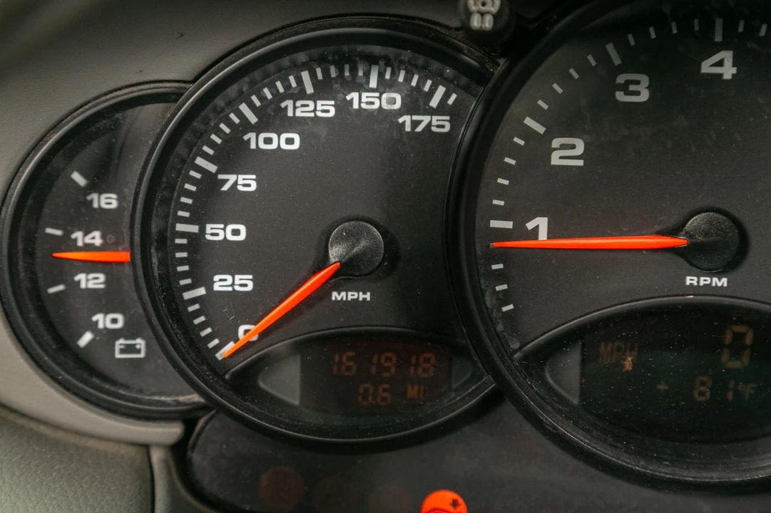 2001 Porsche 996 Carrera - Image 14 of 31