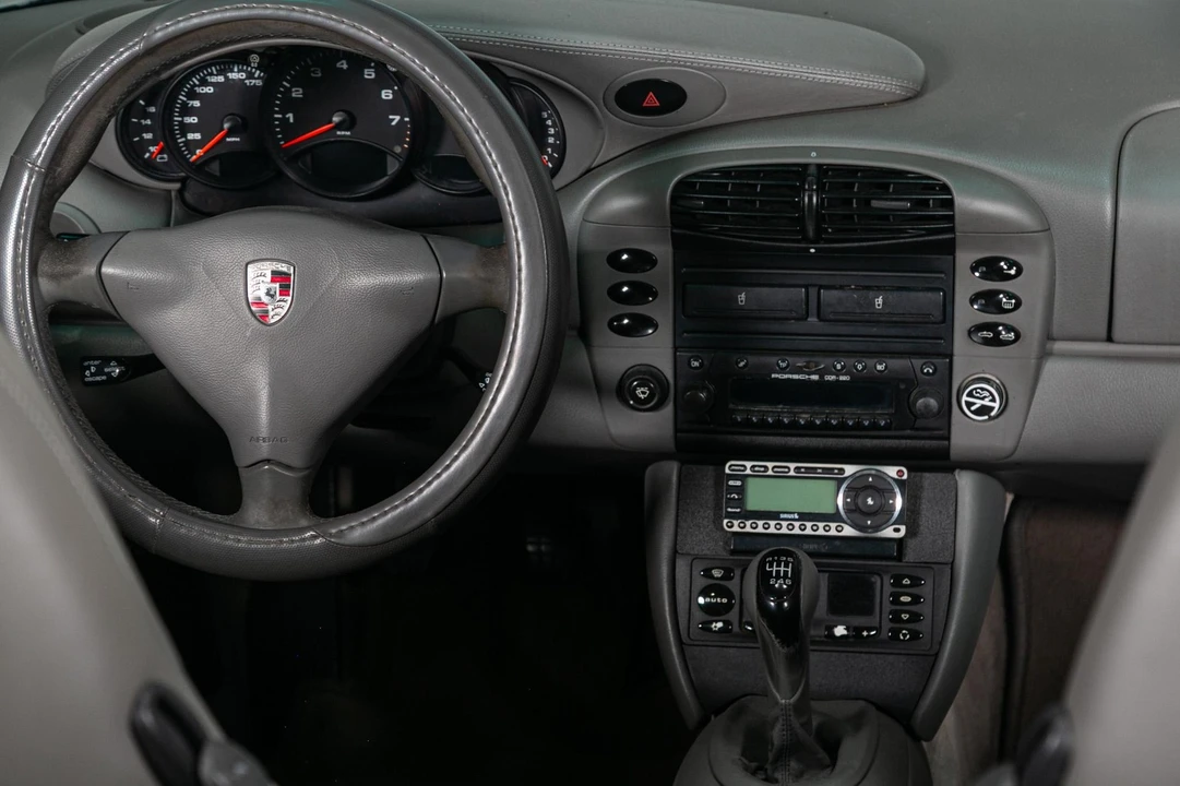 2001 Porsche 996 Carrera - Image 12 of 31