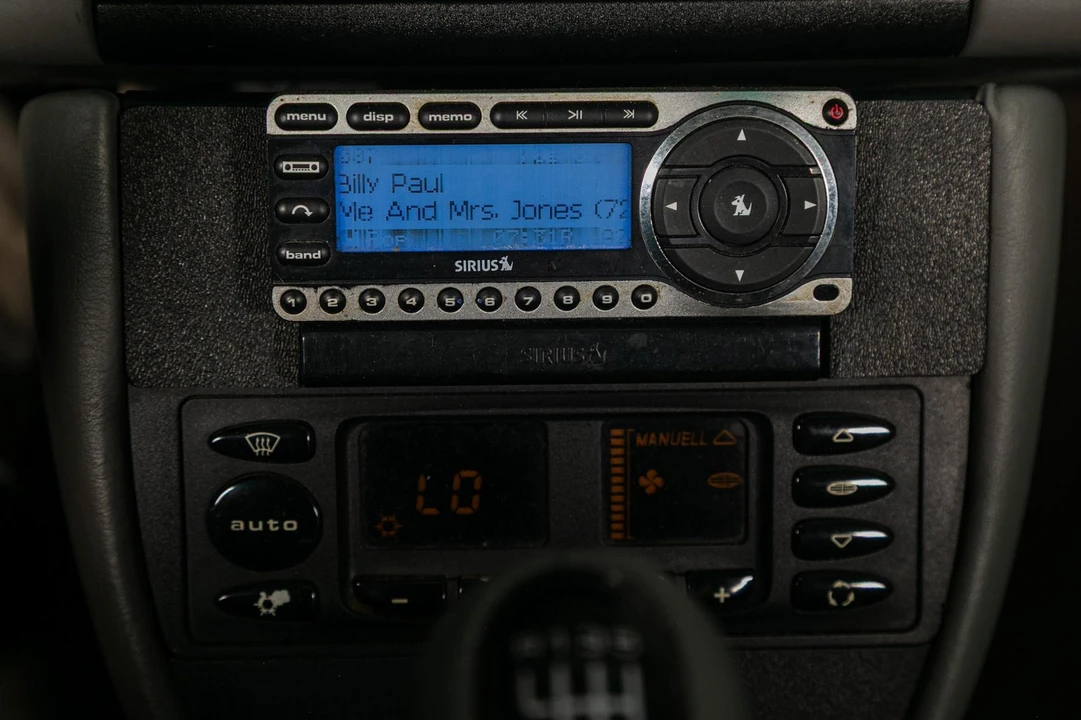 2001 Porsche 996 Carrera - Image 30 of 31