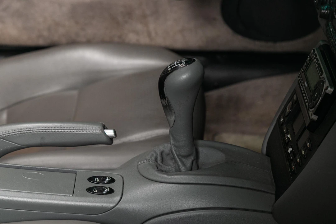 2001 Porsche 996 Carrera - Image 22 of 31
