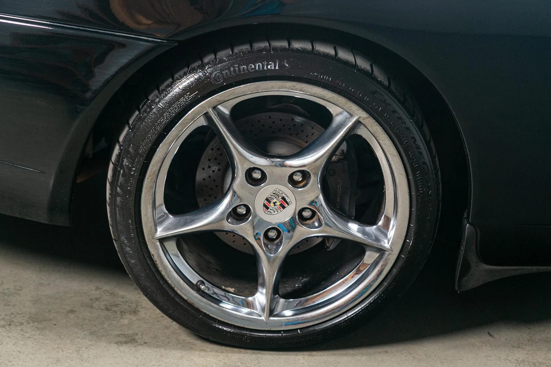 2001 Porsche 996 Carrera - Image 19 of 31