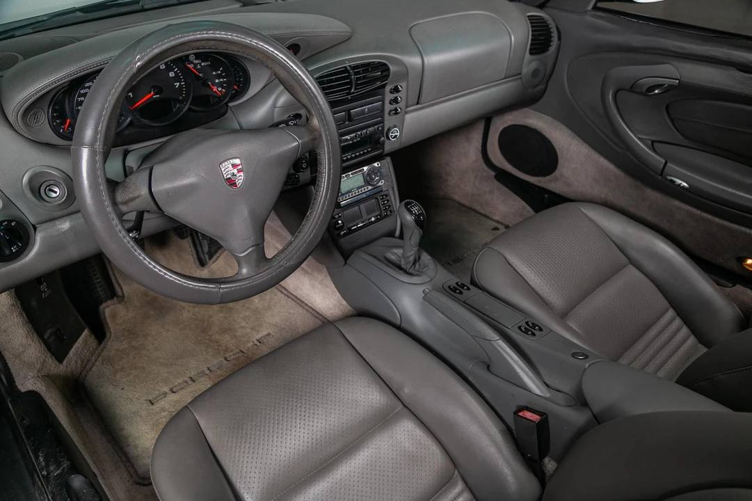 2001 Porsche 996 Carrera - Image 6 of 31