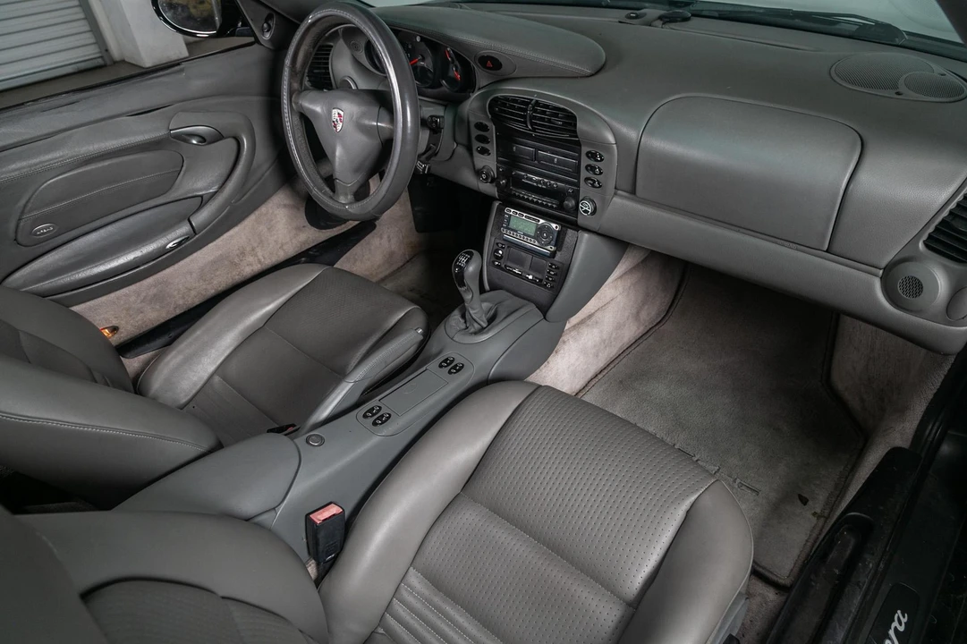 2001 Porsche 996 Carrera - Image 26 of 31