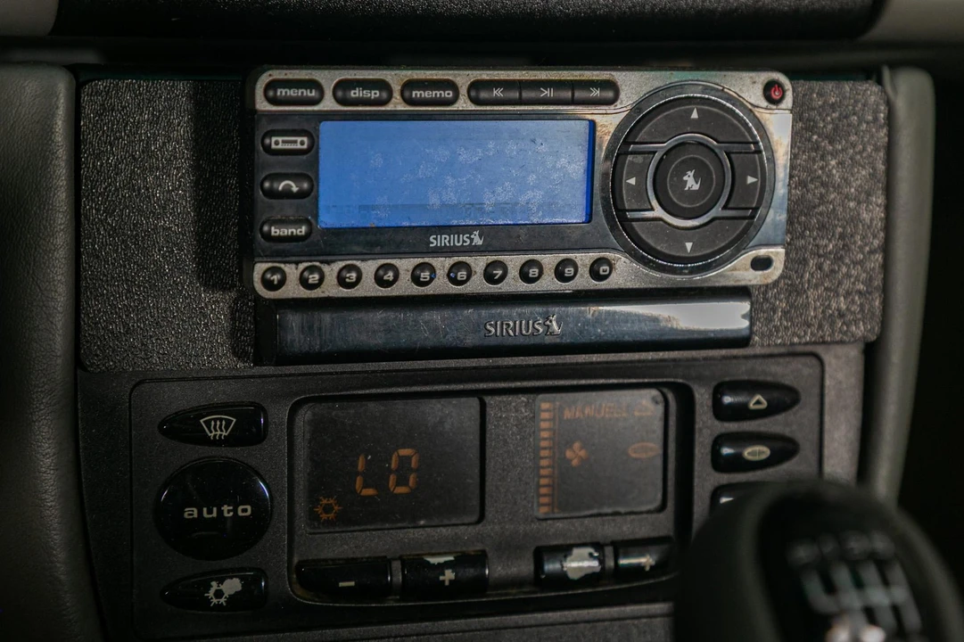 2001 Porsche 996 Carrera - Image 29 of 31