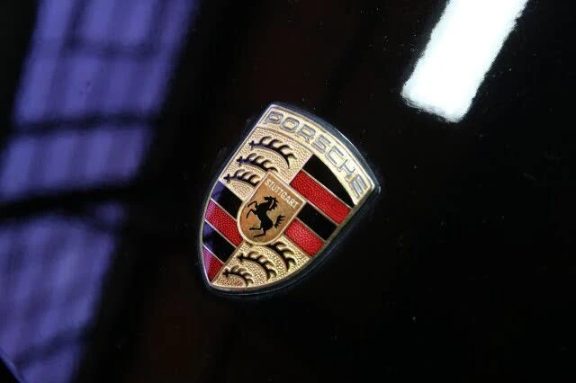 2001 Porsche 996 Carrera - Image 28 of 31