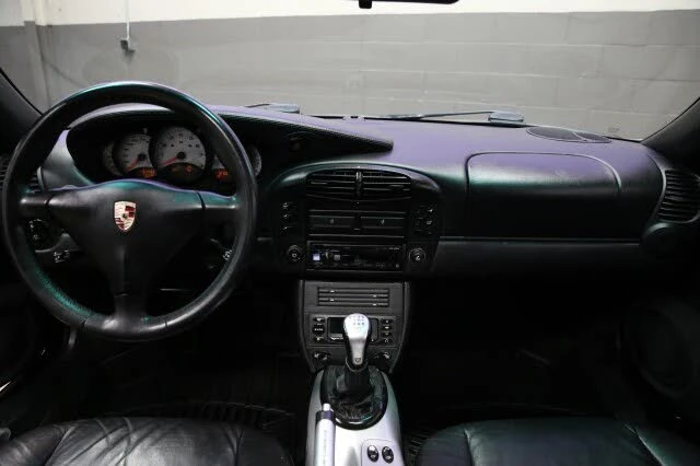 2001 Porsche 996 Carrera - Image 10 of 31