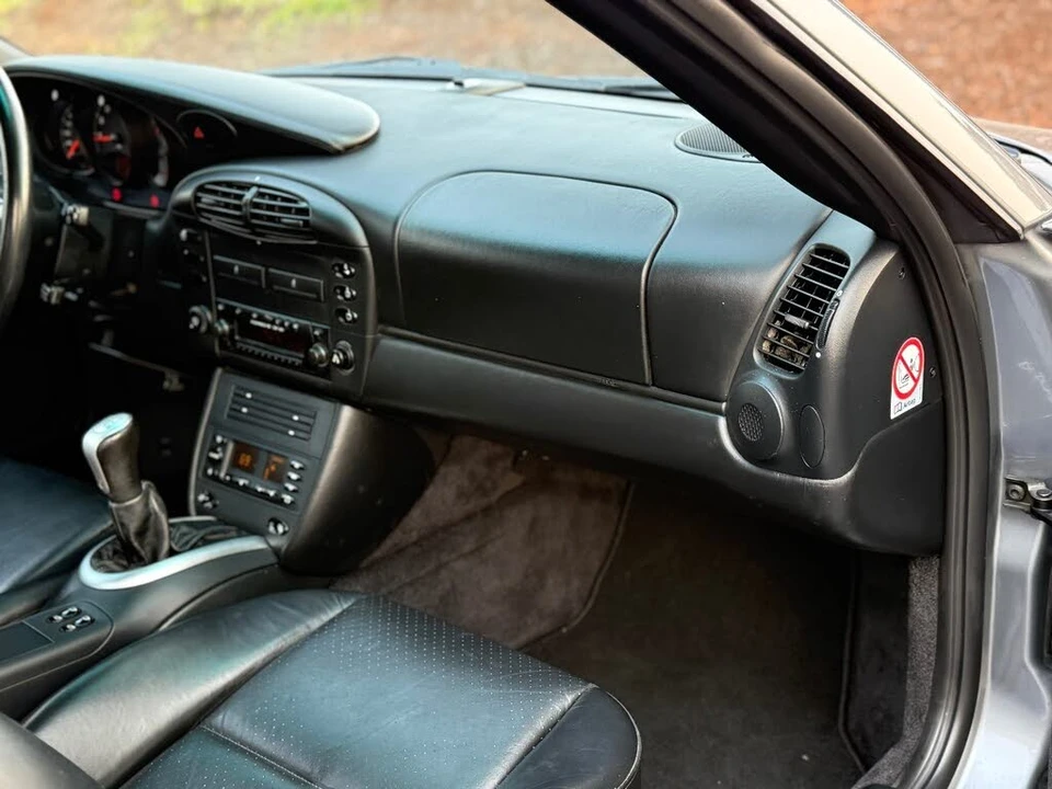 2001 Porsche 996 Carrera - Image 17 of 30