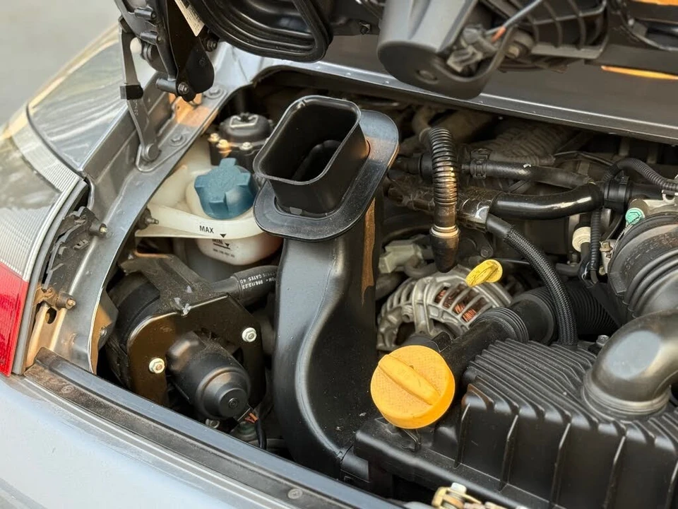 2001 Porsche 996 Carrera - Image 11 of 30