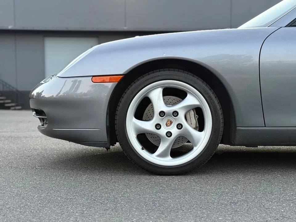 2001 Porsche 996 Carrera - Image 9 of 30