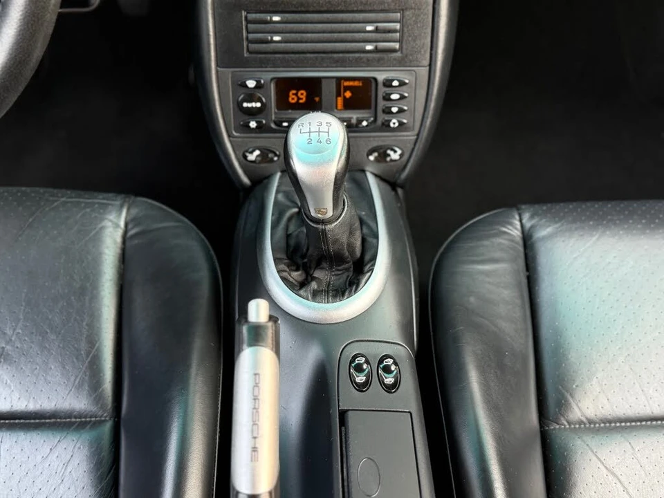 2001 Porsche 996 Carrera - Image 23 of 30