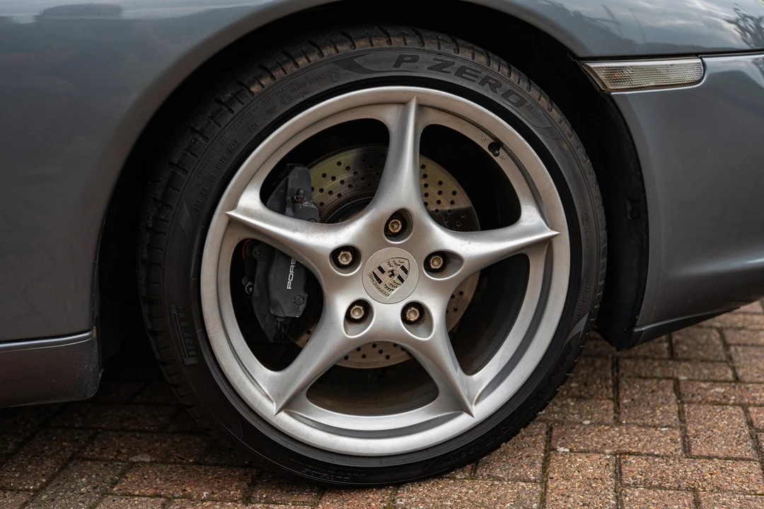 2001 Porsche 996 Carrera - Image 12 of 30