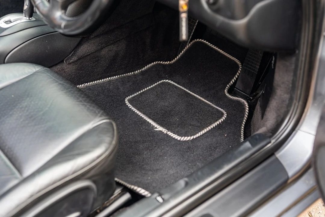 2001 Porsche 996 Carrera - Image 22 of 30