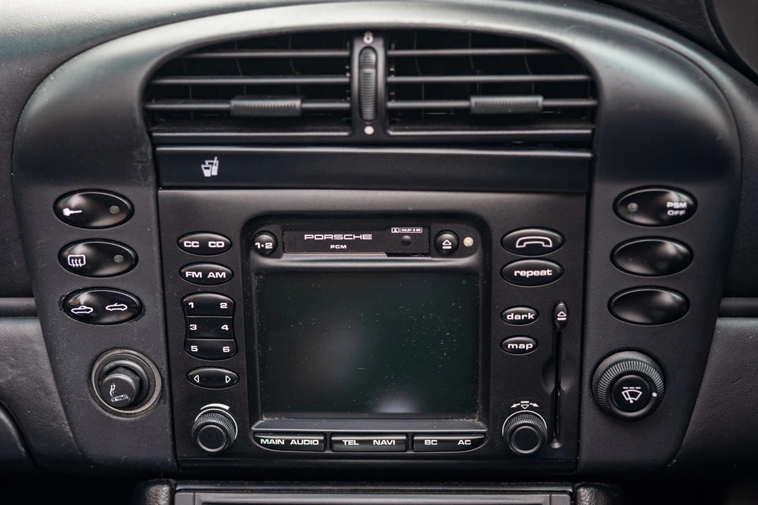 2001 Porsche 996 Carrera - Image 26 of 30