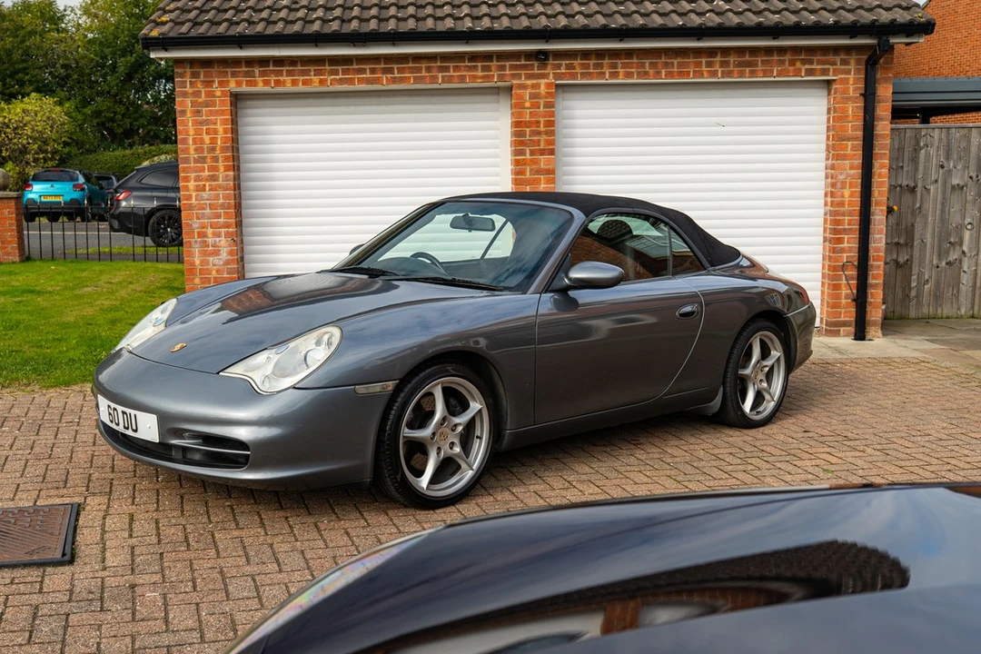 2001 Porsche 996 Carrera - Image 10 of 30