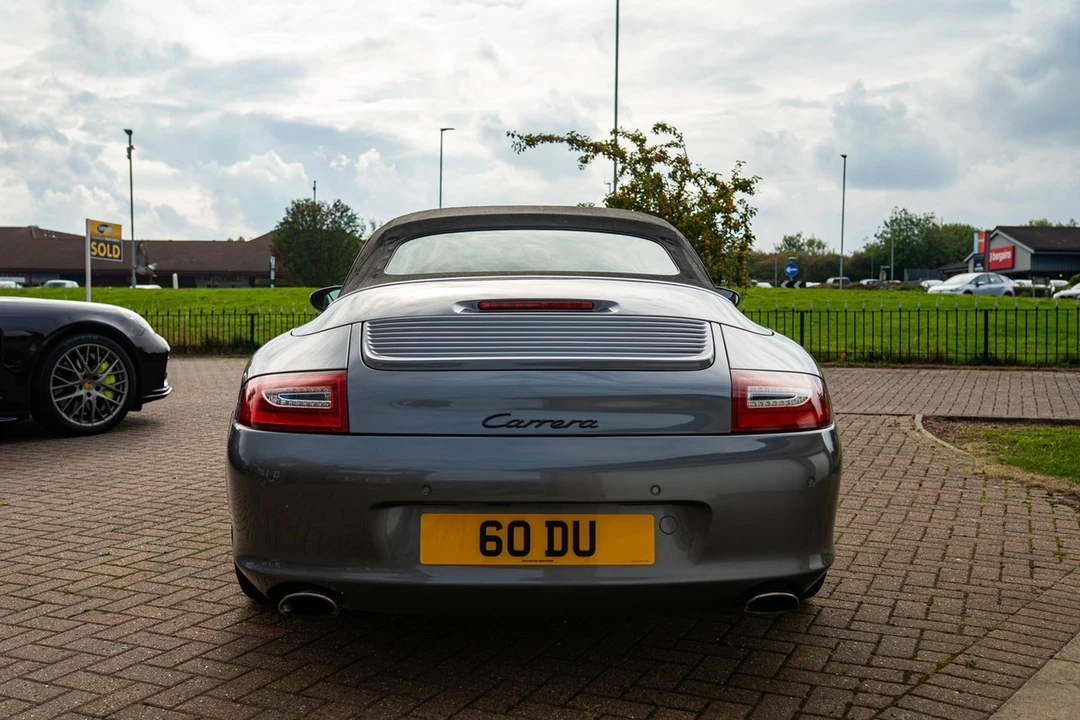 2001 Porsche 996 Carrera - Image 9 of 30