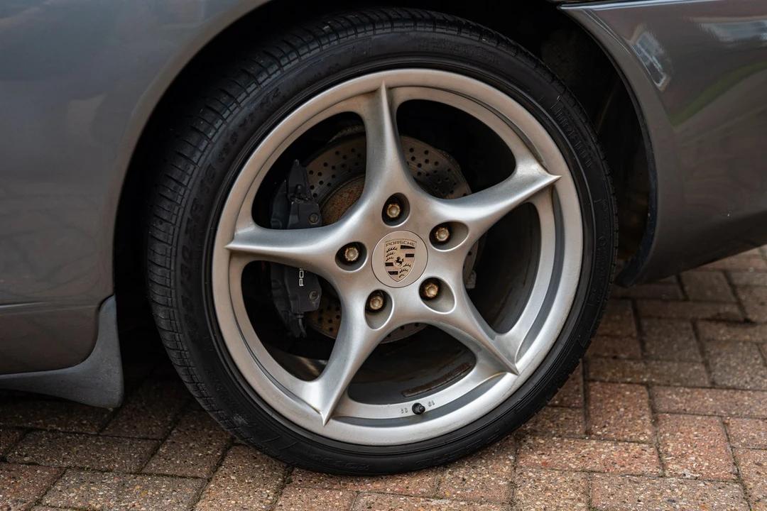 2001 Porsche 996 Carrera - Image 14 of 30
