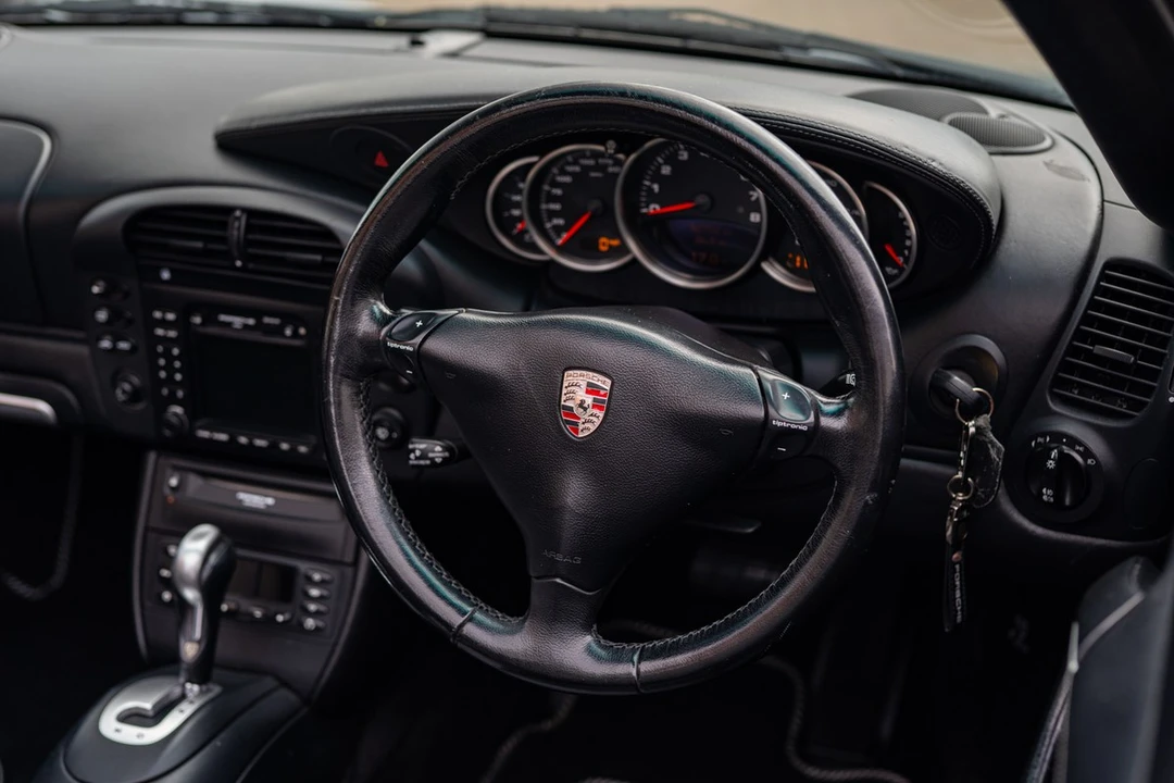 2001 Porsche 996 Carrera - Image 16 of 30