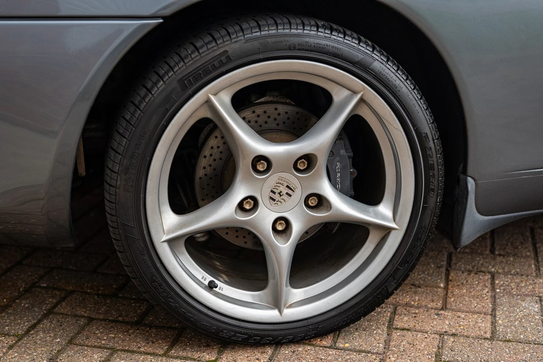 2001 Porsche 996 Carrera - Image 11 of 30