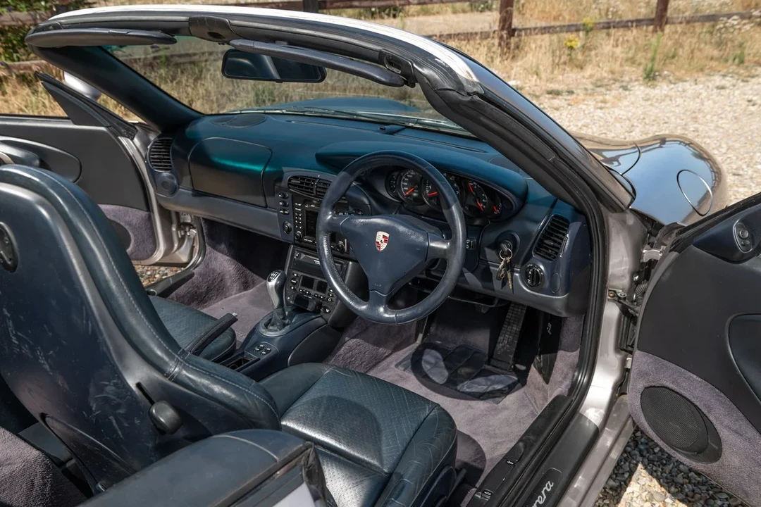 2001 Porsche 996 Carrera - Image 7 of 31