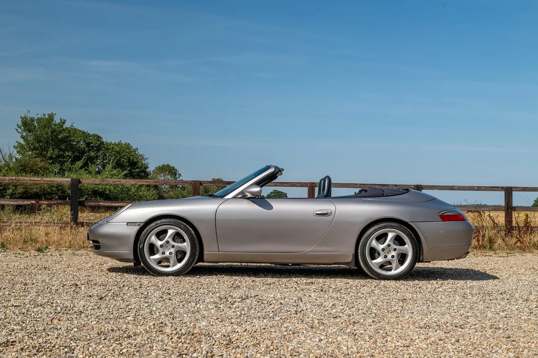 2001 Porsche 996 Carrera - Image 13 of 31