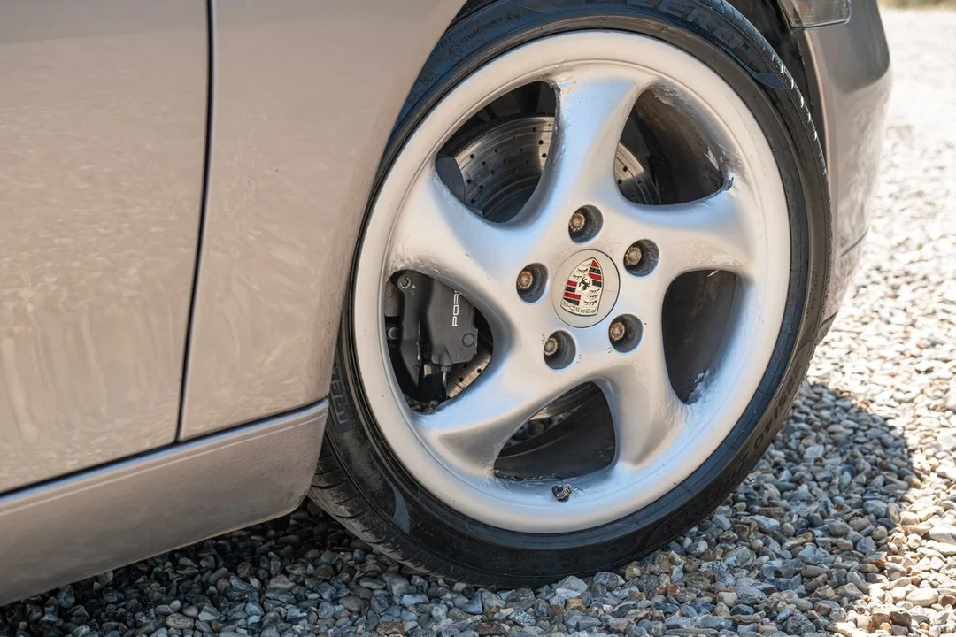 2001 Porsche 996 Carrera - Image 5 of 31